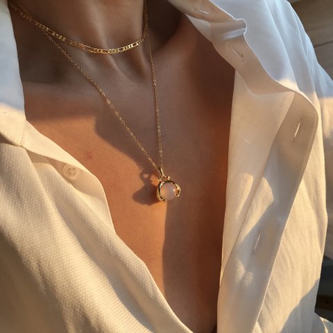 The Moon InMyHands Kolye