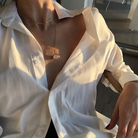 The Moon InMyHands Kolye