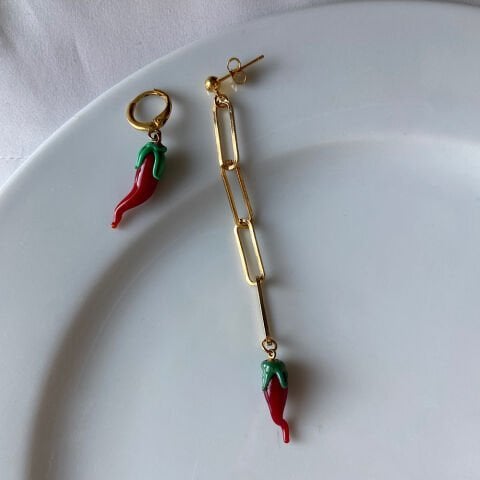 Red Hot Chili Asimetrik Zincirli Biber Küpe